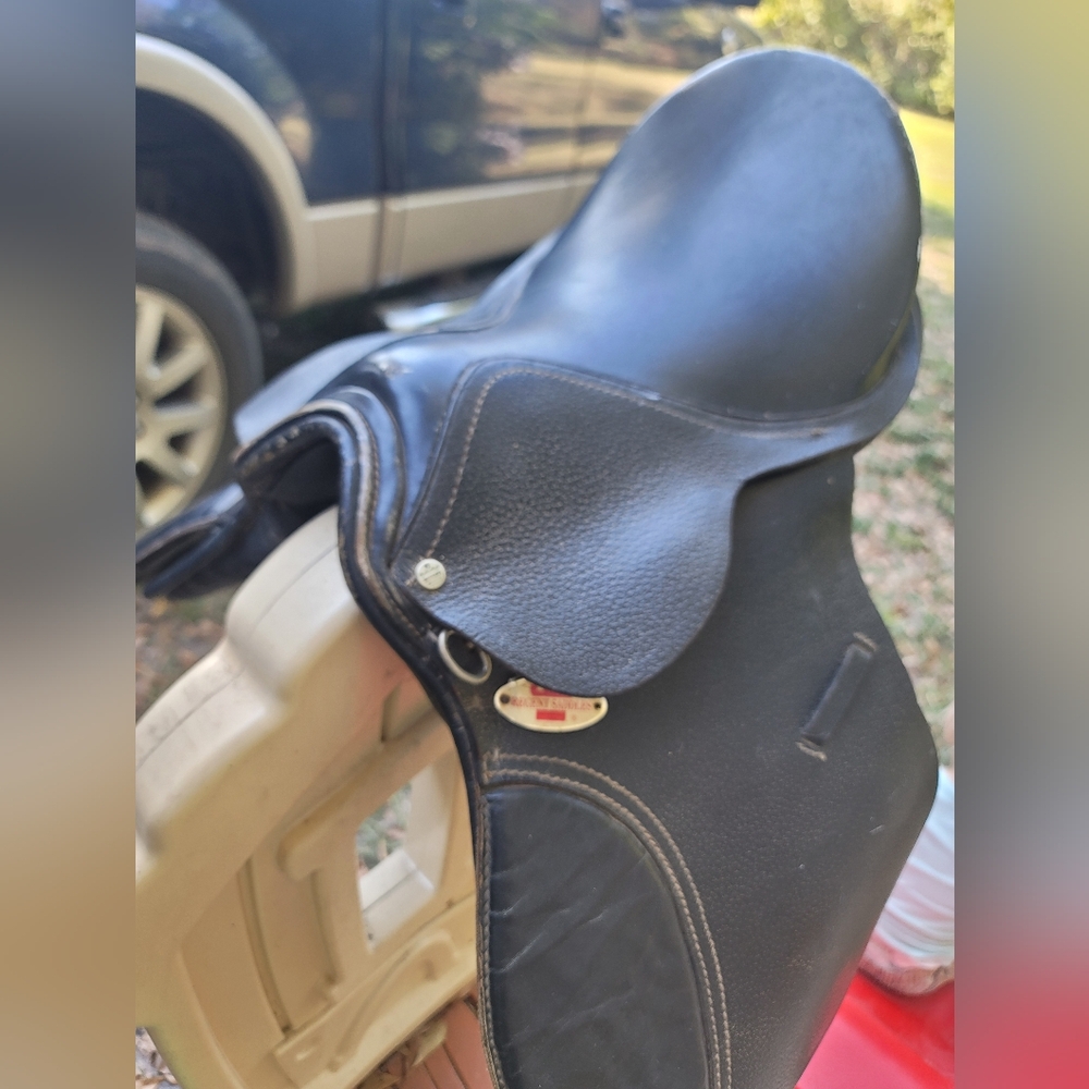 Regent 12" All Around English Saddle
